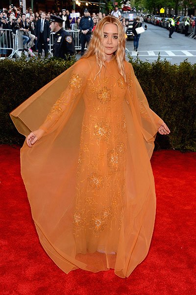 Эшли Олсен в винтажном платье Dior
