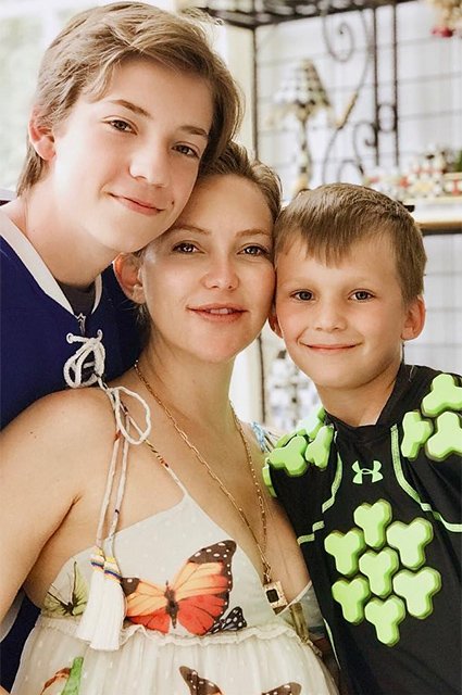 Кейт Хадсон с сыновьями