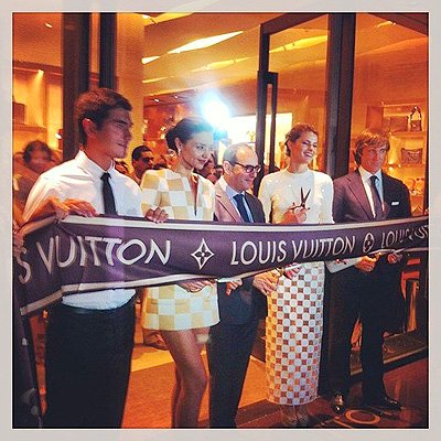 Миранда Керр на открытии бутика Louis Vitton в Канкуне