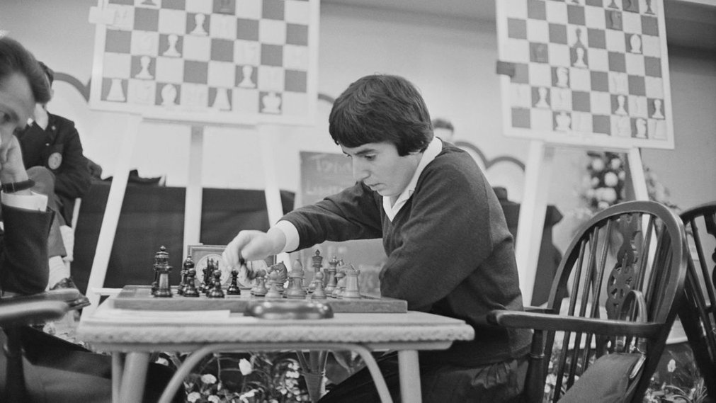 Нона Гаприндашвили во время шахматного конгресса в Лондоне, 1964 год