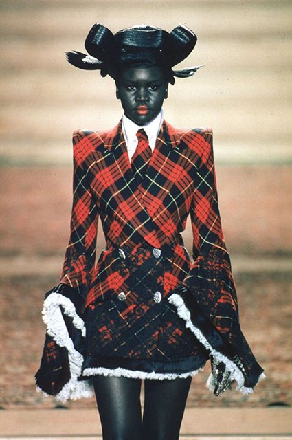 Показ Givenchy, 1997 год