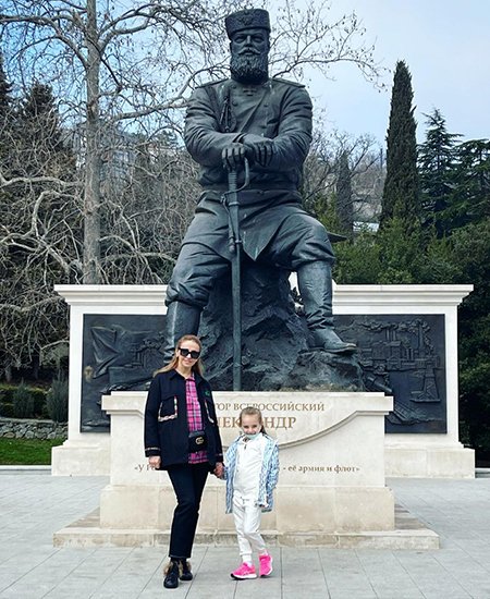 Татьяна Навка с дочерью Надей