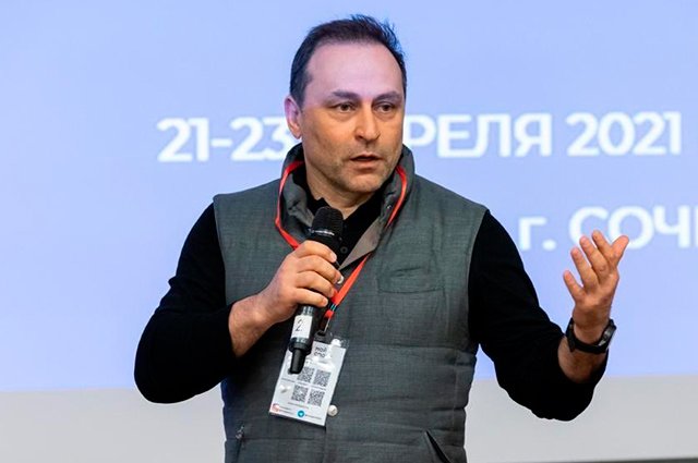 Дмитрий Свищев