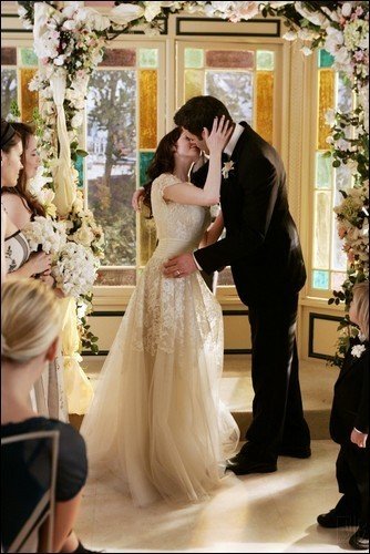 http://images1.fanpop.com/images/image_uploads/Paige-Henry-Charmed-tv-couples-963513_334_500.jpg