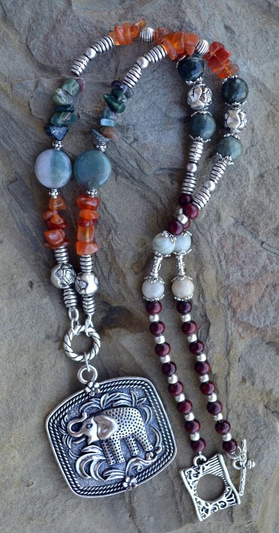 https://i.pinimg.com/736x/d9/63/1e/d9631eea7379c5c3408441f3a017c9d2--jade-necklace-tribal-necklace.jpg