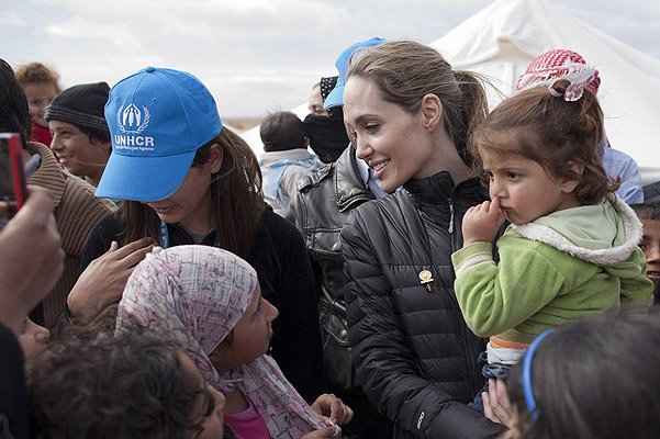 Анджелина Джоли в иорданском лагере беженцев