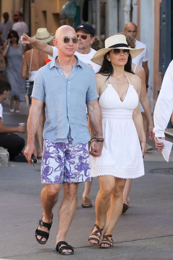 Lauren Sanchez and Jeff Bezos on vacationing in St Tropez