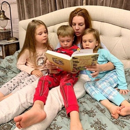 Наталья Подольская с детьми