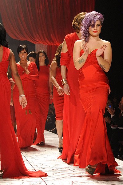 Келли Осборн на показе The Heart Truth Red Dress Collection