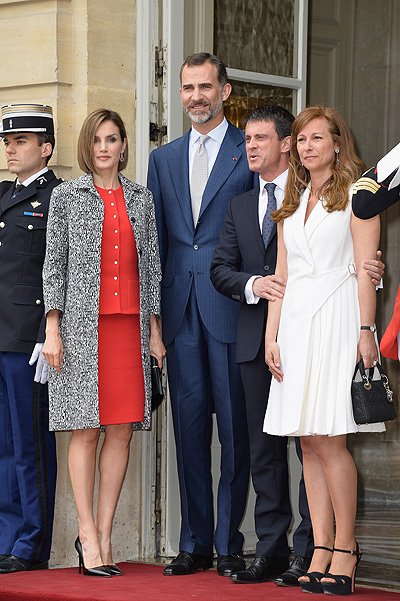 Королева Летиция, король Фелипе, премьер-министр Франции Мануэль Вальс с супругой Анной Гравон