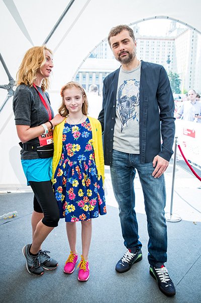 Наталья Дубовицкая и Владислав Сурков с дочерью