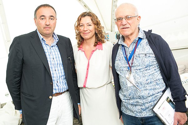Александр Роднянский с женой Валерией Мирошниченко и Александр Митта