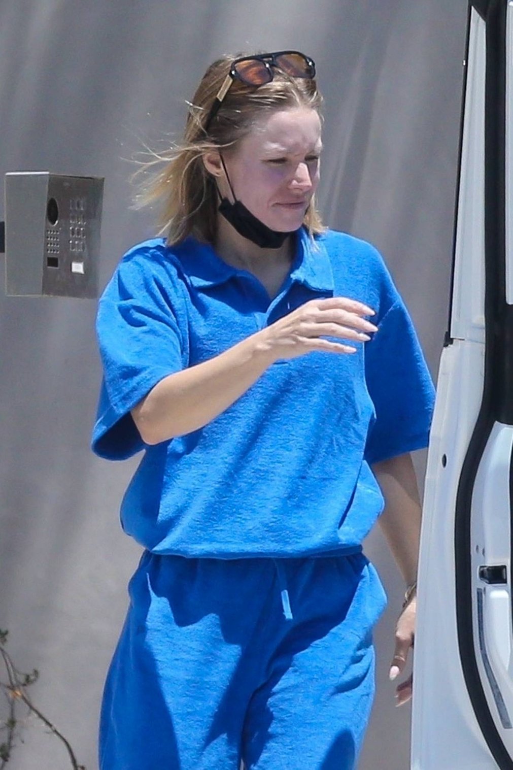 Kristen Bell 2021 : Kristen Bell – In comfy blue sweats while out in Los Feliz-03