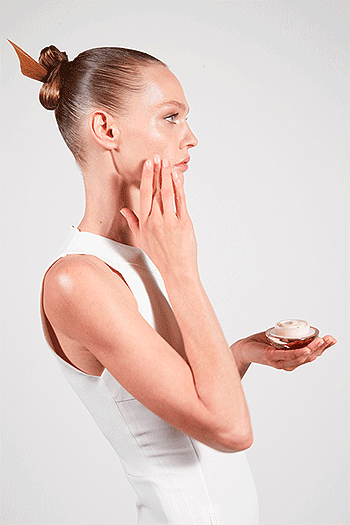 Саша Пивоварова в рекламной кампании Shiseido Bio-Perfomance LiftDynamic