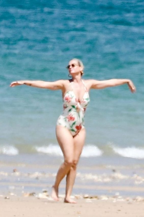 Katy Perry in Floral Swimsuit 2019-19