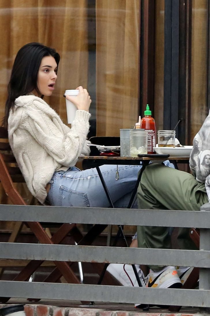 Kendall Jenner - Out for lunch in Los Angeles