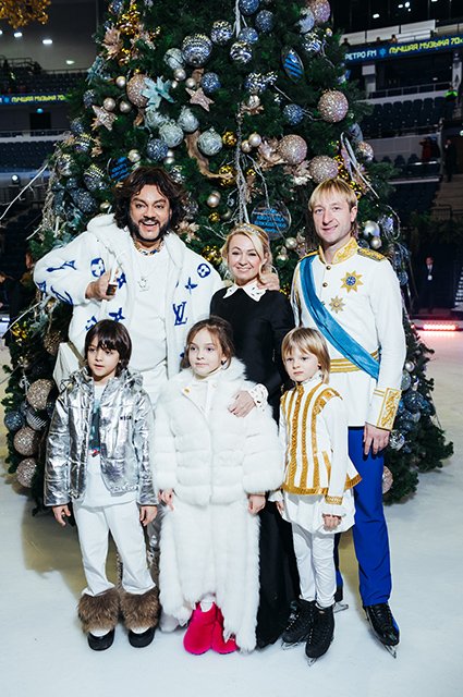 Филипп Киркоров с детьми, Евгений Плющенко и Яна Рудковская с сыном