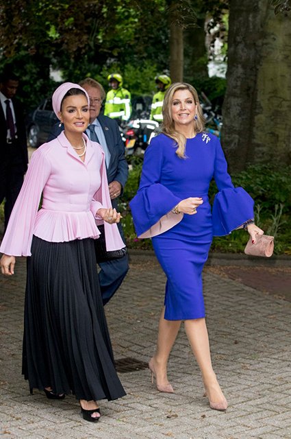 Шейха Моза (комплект Dior) и королева Нидерландов Максима