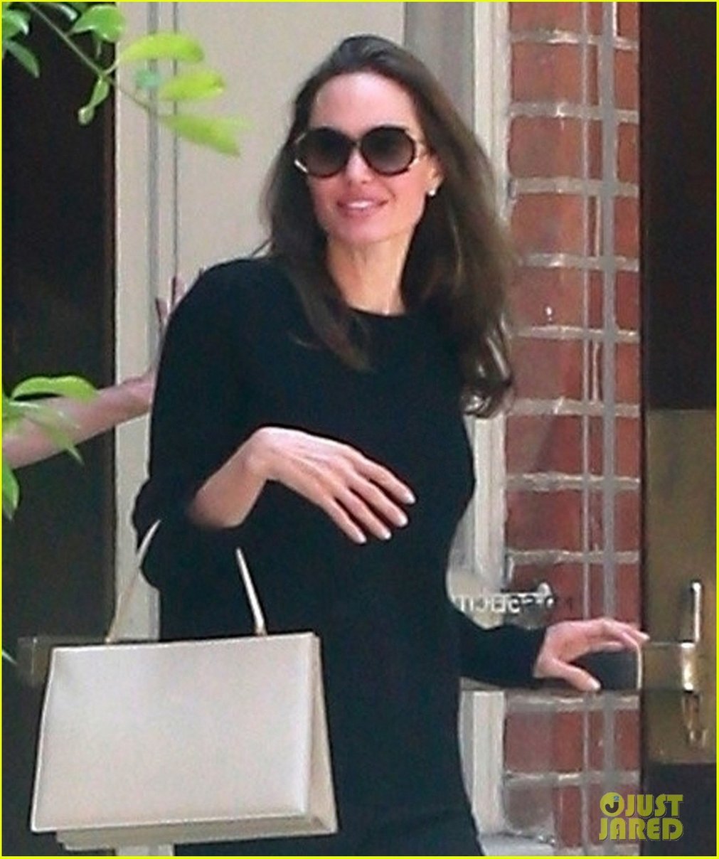 angelina jolie flashes a smile during errands run 014130002