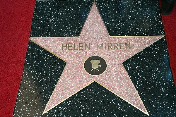 Хелен Миррен получила именную звезду на Аллее Славы