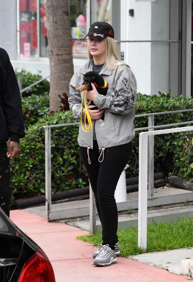 Iggy Azalea: Out and about in Miami-14