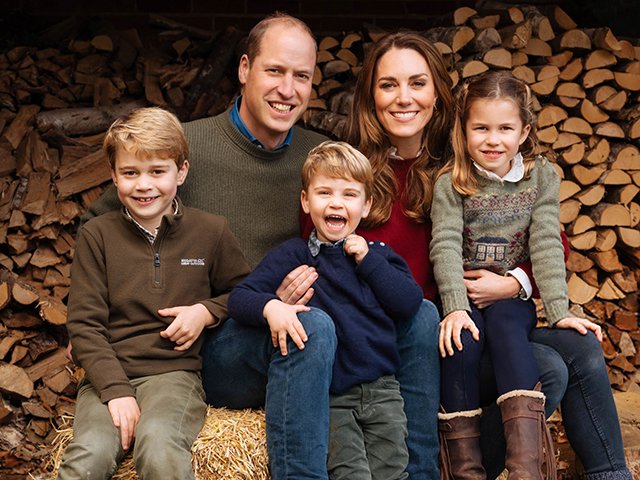 Принц Уильям и Кейт Миддлтон с детьми: принцами Джорджем и Луи и принцессой Шарлоттой