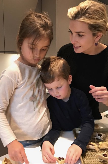 Иванка Трамп с дочерью Арабеллой и сыном Джозефом
