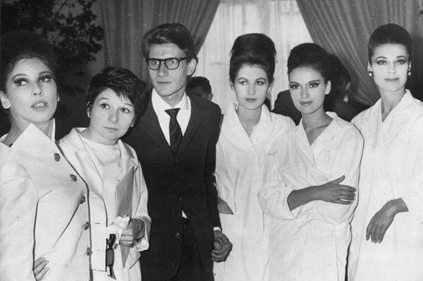 Ив Сен-Лоран с моделями, 1962 год
