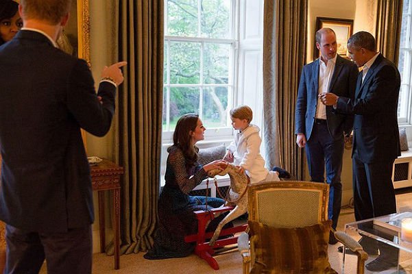 Кейт Миддлтон, принц Джордж, принц Уильям и Барак Обама
