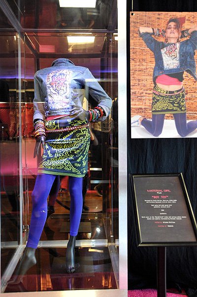 Выставка Мадонны Material Girl в Macy's