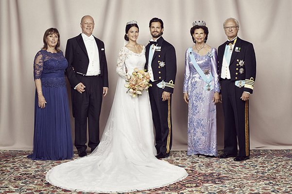 София Хеллквист и принц Карл Филипп с родителями
