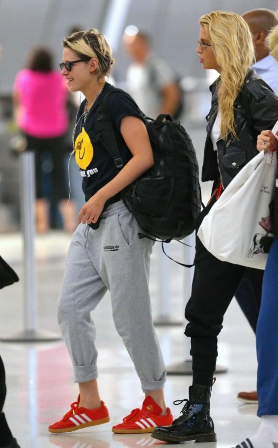 Kristen Stewart and Stella Maxwell â Arriving at JFK Airport-37
