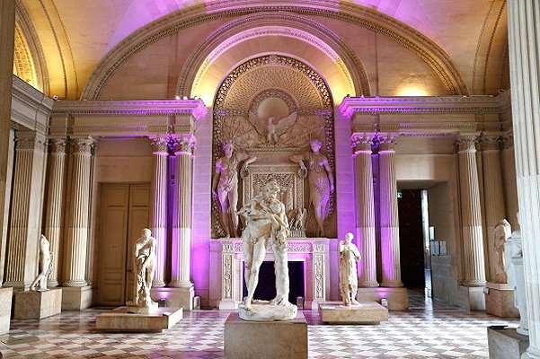 Звезды на благотворительном ужине Liaisons Au Louvre III