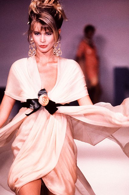 Клаудия Шиффер на показе Chanel Haute Couture сезона весна/лето-1989