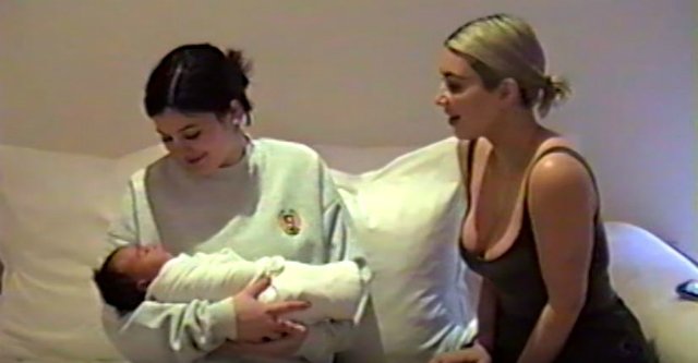 Кайли Дженнер с малышкой Чикаго и Ким Кардашьян