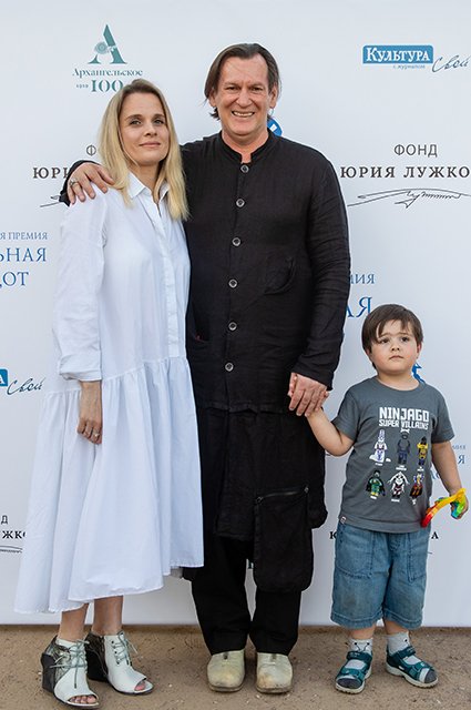 Игорь Миркурбанов с семьей