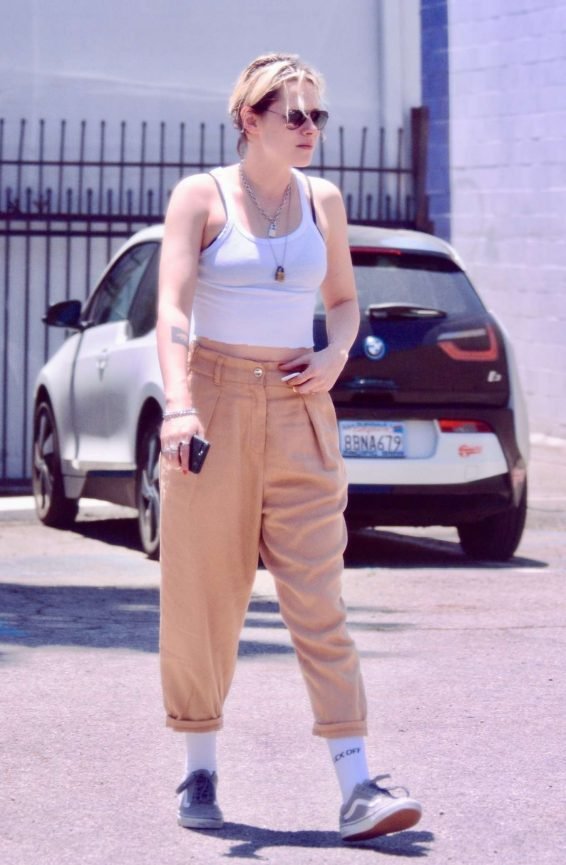 Kristen Stewart â Out for lunch in LA-16