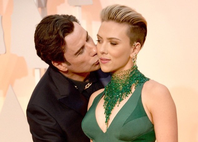 https://cdn2.lamag.com/wp-content/uploads/sites/6/2015/02/rs_634x1024-150222174249-634.Scarlett-Johansson-John-Travolta-Oscars.ms_.022215.jpg