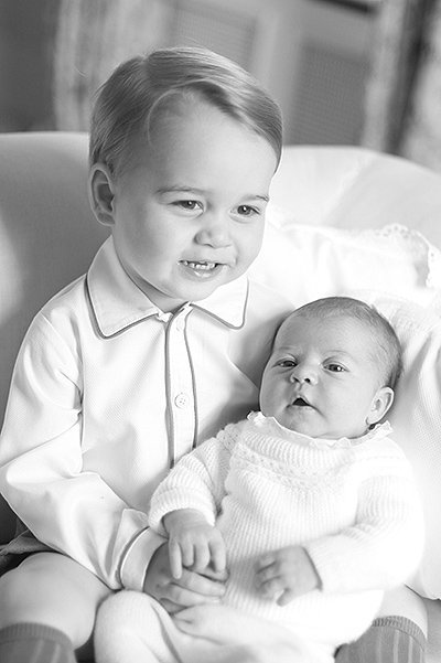 Принц Георг с сестренкой Шарлоттой