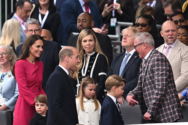 Кейт Миддлтон и принц Уильям с детьми, премьер-министр Борис Джонсон с супругой Кэрри Джонсон