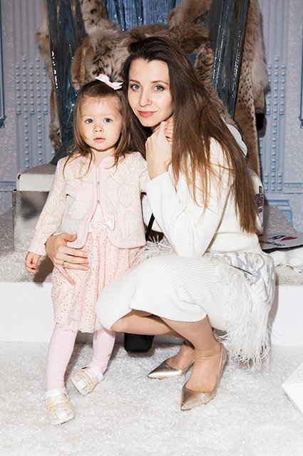 Анна Тихомирова с дочерью Арианой