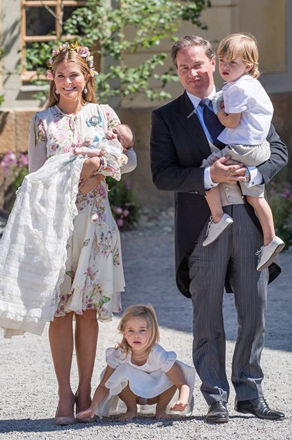Принцесса Мадлен и Кристофер О'Нил с детьми: принцессами Адриенной, Леонор и принцем Николасом