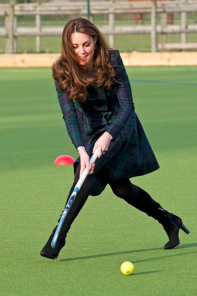 герцогиня Кэтрин в школе St.Andrew's сыграла в хоккей на траве