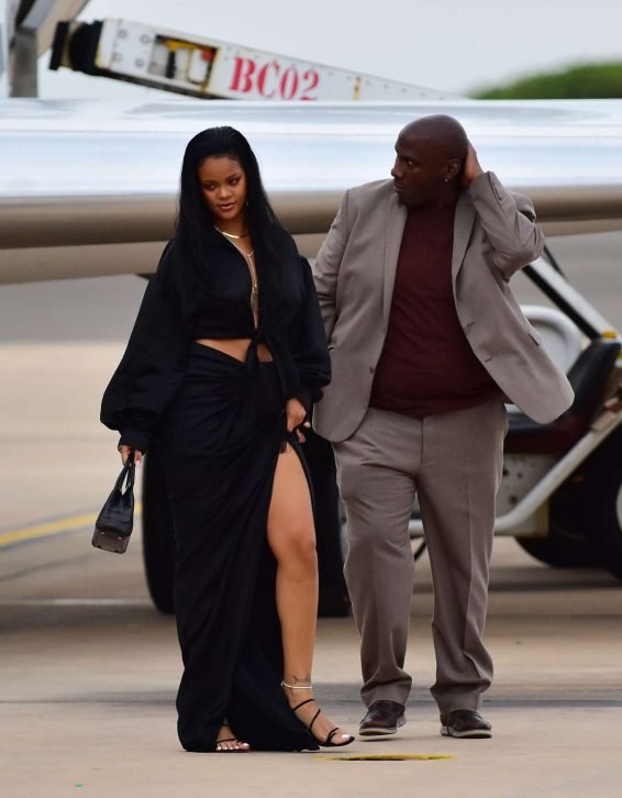 Rihanna 2019 : Rihanna â Arriving in Barbados for Crop Over Festival-11