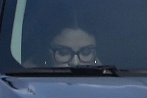Selena Gomez 2019 : Selena Gomez – Seen while covers her face leaving the dance studio in Burbank-01
