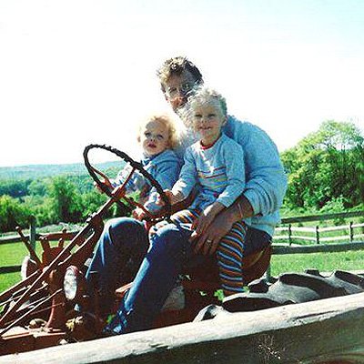 Остин и Тейлор Свифт со своим отцом в детстве