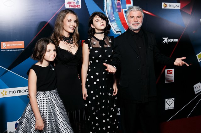 Сосо Павлиашвили с женой Ириной и дочерьми Сандрой и Элизабет