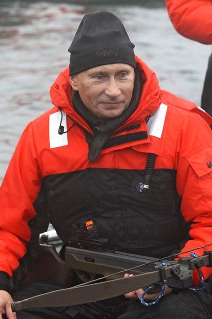 Путин в зимней шапке