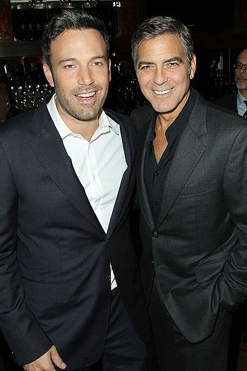 Бен Аффлек и Джордж Клуни на премьере 