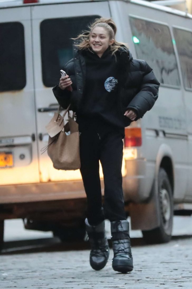 Gigi Hadid - Leaves a photoshoot in New York